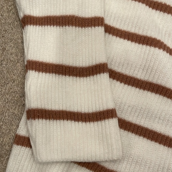 Women’s size small/medium Bluivy sweater with a boat neckline.  New with tags. - Picture 3 of 5